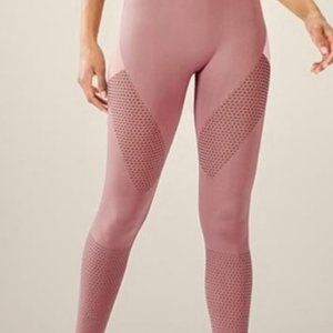 Seamless High-Waisted Statement Legging Fabletics